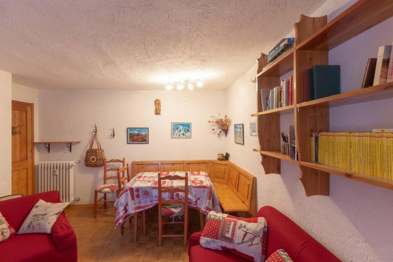 Joivy Flat For 6, In The Historic Town Pre-Saint-Didier Apartment Luaran gambar